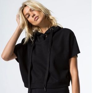 NWT Alo Yoga Realm Short Sleeve Sweatshirt